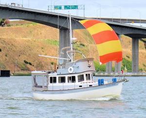 Slow Duck under spinnaker